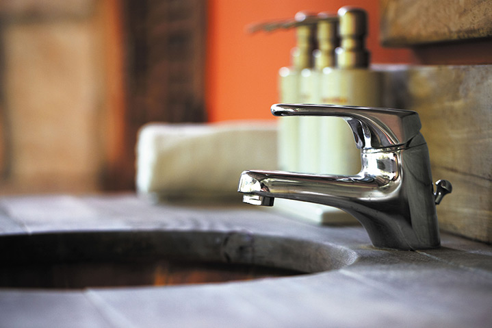 A2B Plumbers are able to fix any leaking taps you may have in Limehouse. 